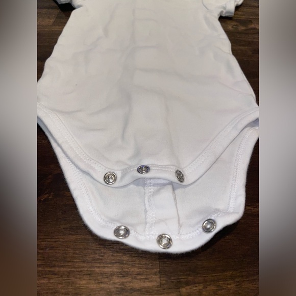 6-9M Unisex Baby White Button up Body Suit // 100% Combed Cotton - Picture 6 of 8